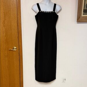 R & M Richards by Karen Wong Sheath Gown Formal Black & White Beaded Maxi Dress